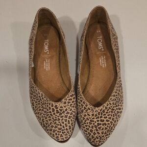 TOMS Cheetah Print Women's Flats Size 6
